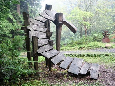 Turn, by Lee Imonen, one of the sculptures in Big Rock Garden Park