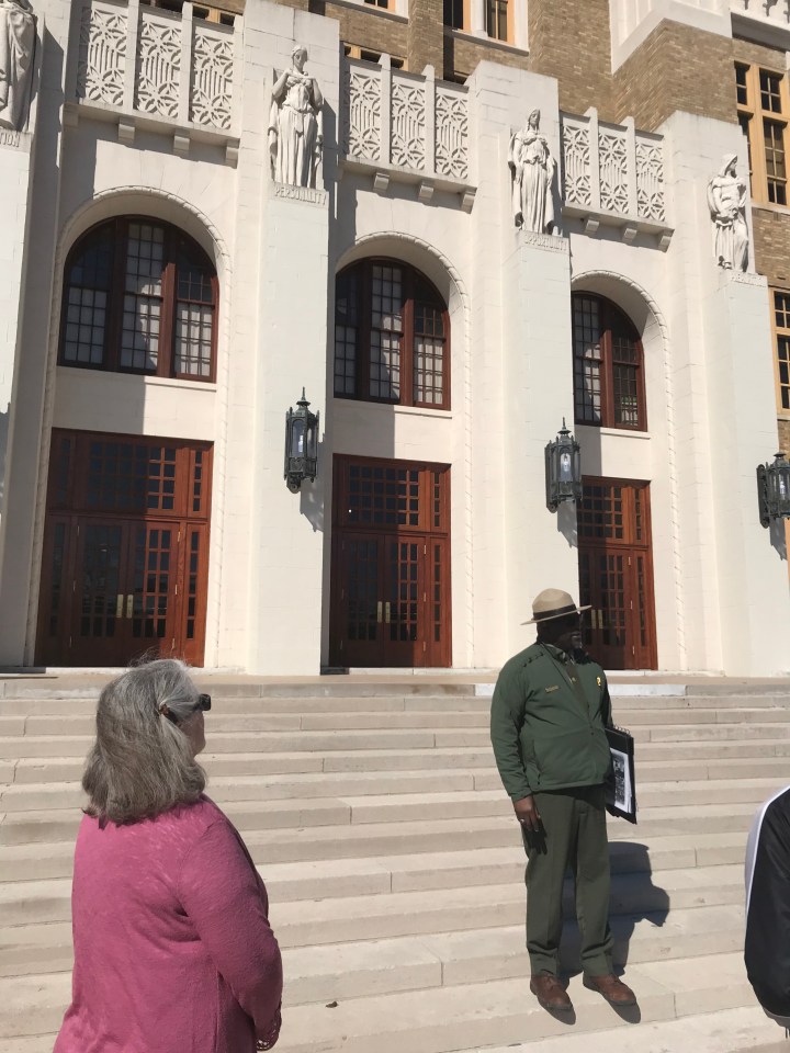 6258EB45-FF05-4B79-BF30-EA4B900D6F35